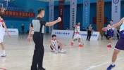 一个进攻犯规一个违体，这俩吹罚你怎么看？